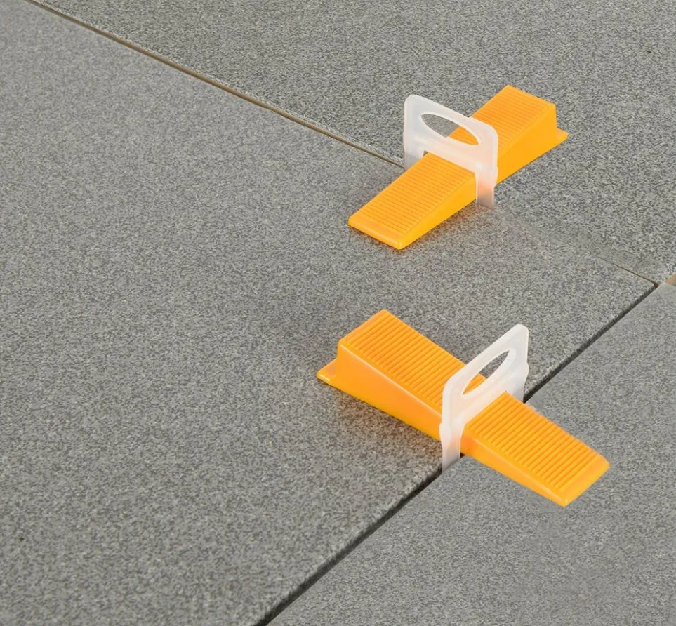 Lash discount leveling clips